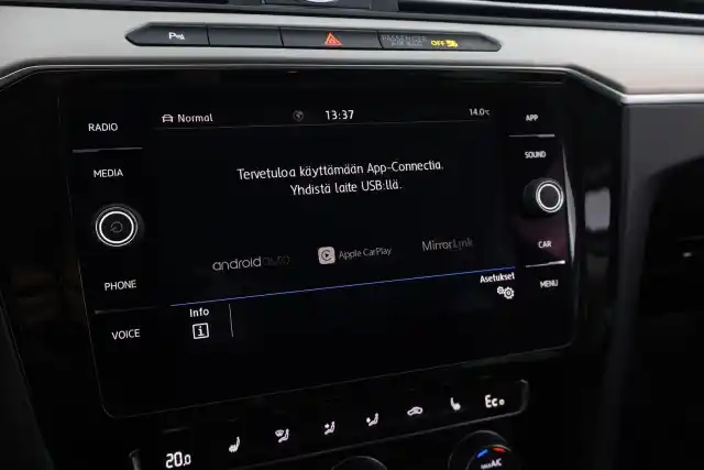 Valkoinen Farmari, Volkswagen Passat – ETT-956