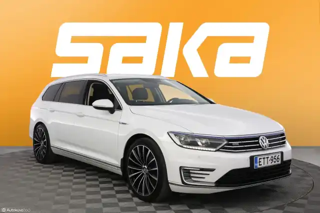 Valkoinen Farmari, Volkswagen Passat – ETT-956
