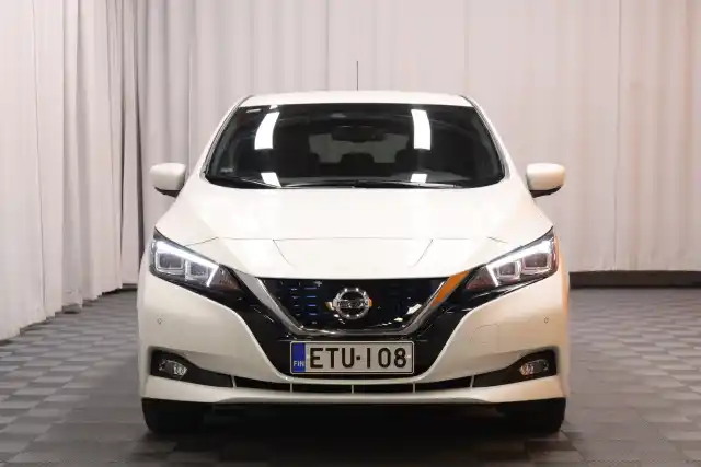 Valkoinen Viistoperä, Nissan Leaf – ETU-108