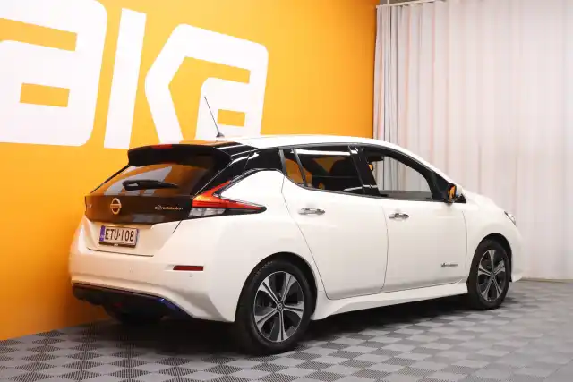 Valkoinen Viistoperä, Nissan Leaf – ETU-108