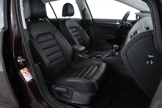 Punainen Viistoperä, Volkswagen Golf – ETU-151
