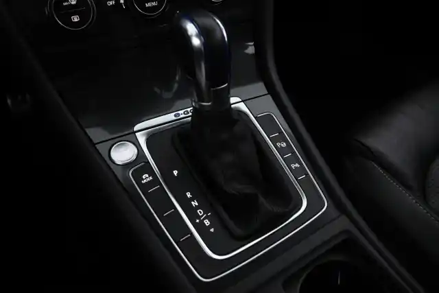 Punainen Viistoperä, Volkswagen Golf – ETU-151