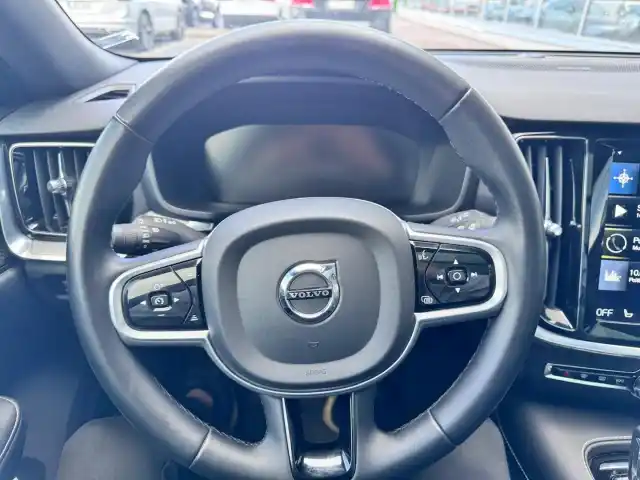 Harmaa Farmari, Volvo V60 – ETU-834