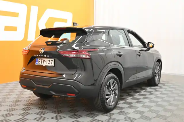 Musta Maastoauto, Nissan Qashqai – ETV-137