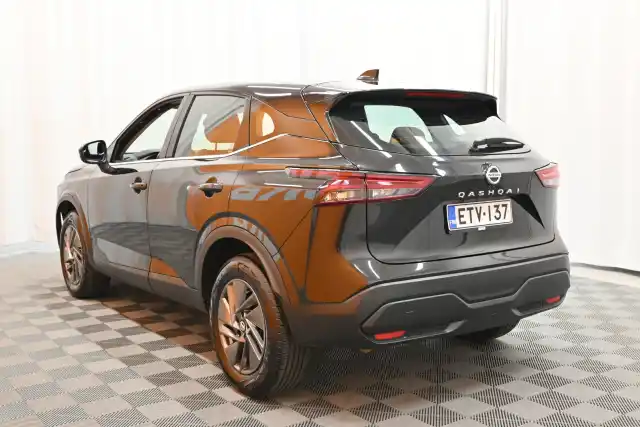 Musta Maastoauto, Nissan Qashqai – ETV-137