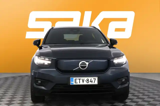 Sininen Maastoauto, Volvo XC40 – ETV-847