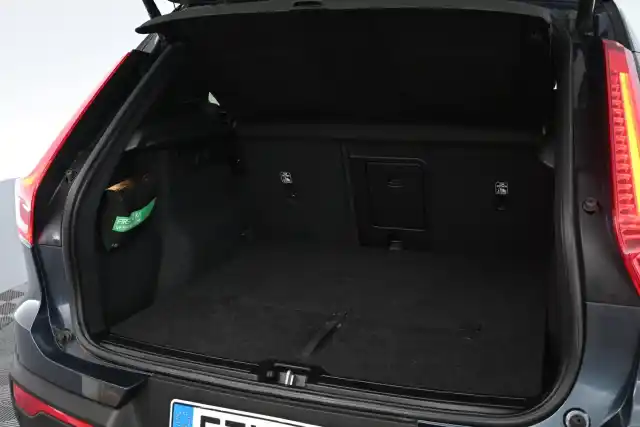 Sininen Maastoauto, Volvo XC40 – ETV-847