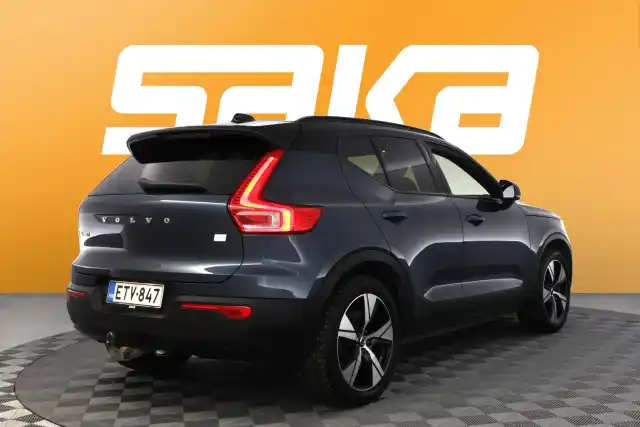 Sininen Maastoauto, Volvo XC40 – ETV-847