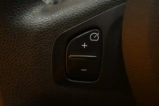 Valkoinen Pakettiauto, Renault Trafic – ETX-508