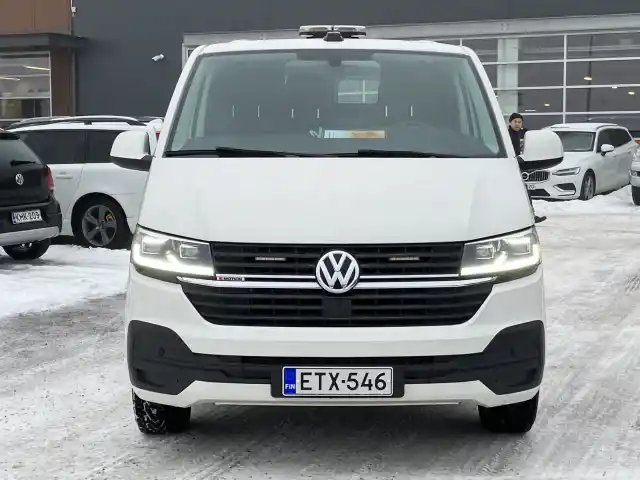 Valkoinen Pakettiauto, Volkswagen Transporter – ETX-546