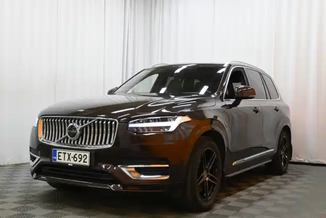 Ruskea Maastoauto, Volvo XC90 – ETX-692