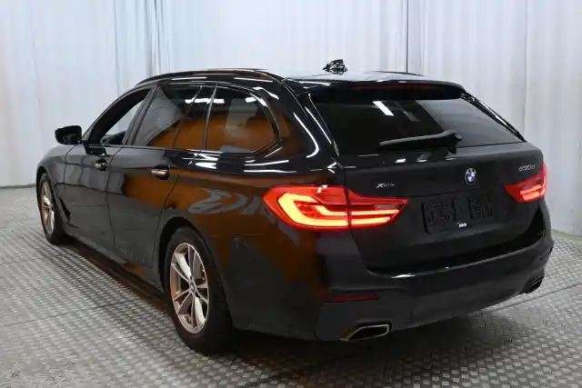 Musta Farmari, BMW 530 – ETX-727