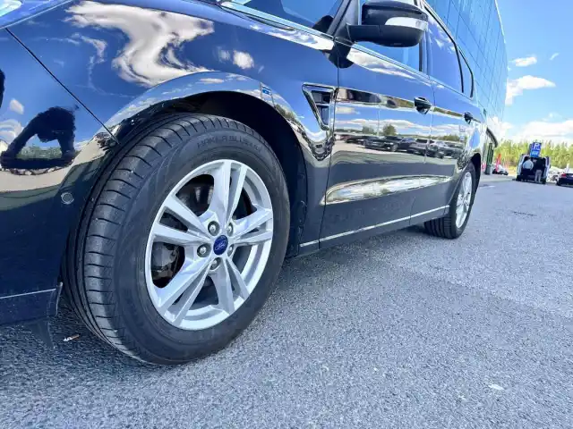 Musta Tila-auto, Ford S-Max – ETX-904