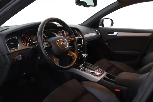 Musta Farmari, Audi A4 – EUA-187
