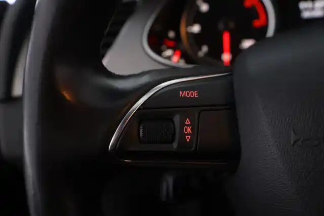 Musta Farmari, Audi A4 – EUA-187