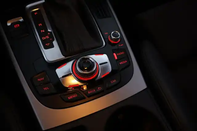 Musta Farmari, Audi A4 – EUA-187