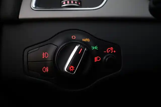 Musta Farmari, Audi A4 – EUA-187