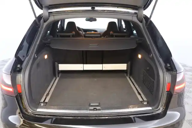 Musta Farmari, Audi A4 – EUA-187