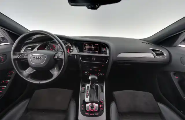 Musta Farmari, Audi A4 – EUA-187