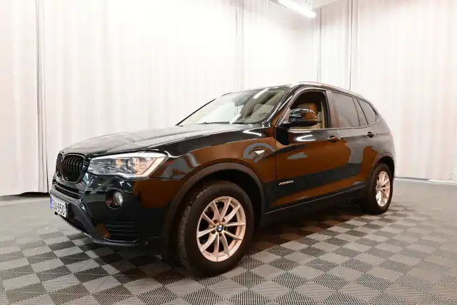 Musta Maastoauto, BMW X3 – EUA-950