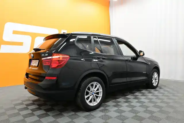 Musta Maastoauto, BMW X3 – EUA-950