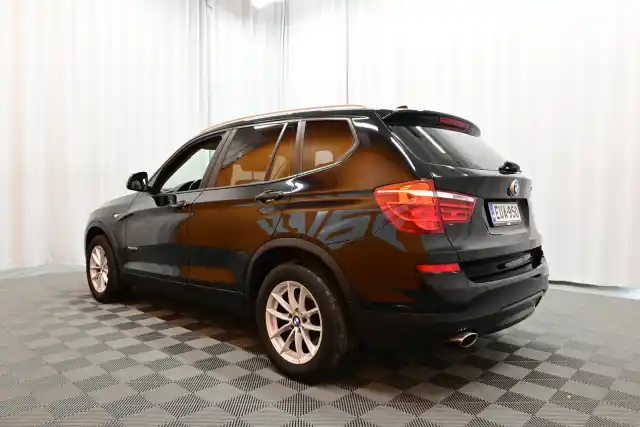 Musta Maastoauto, BMW X3 – EUA-950