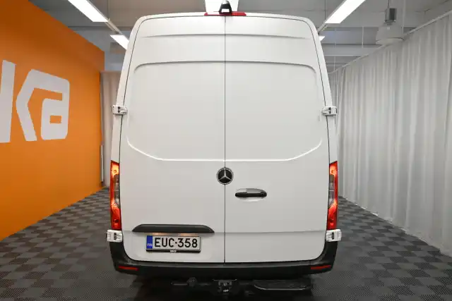 Valkoinen Pakettiauto, Mercedes-Benz Sprinter – EUC-358