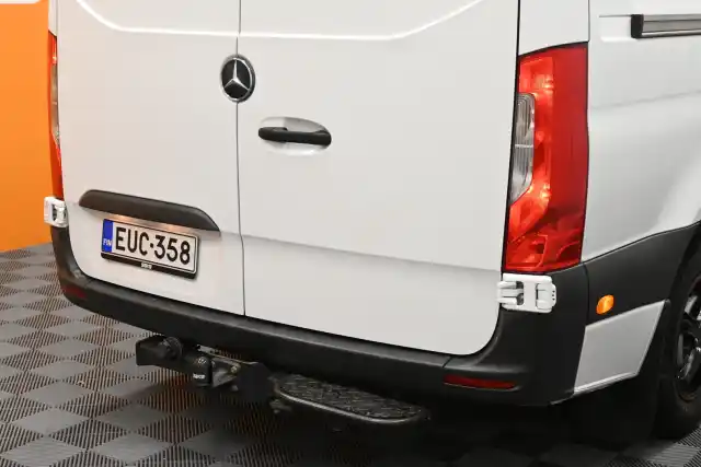 Valkoinen Pakettiauto, Mercedes-Benz Sprinter – EUC-358