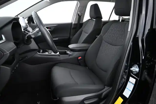 Musta Maastoauto, Toyota RAV4 – EUC-682