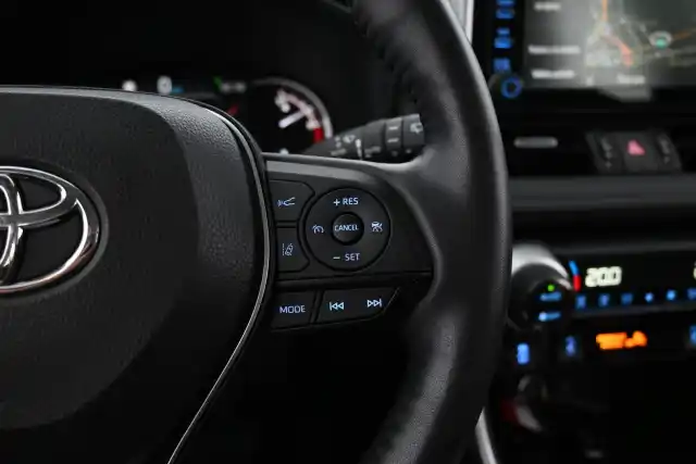 Musta Maastoauto, Toyota RAV4 – EUC-682