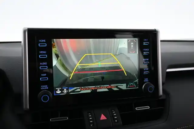 Musta Maastoauto, Toyota RAV4 – EUC-682