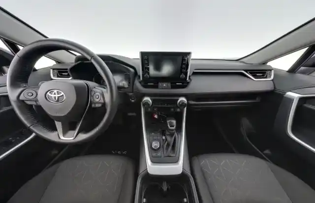 Musta Maastoauto, Toyota RAV4 – EUC-682