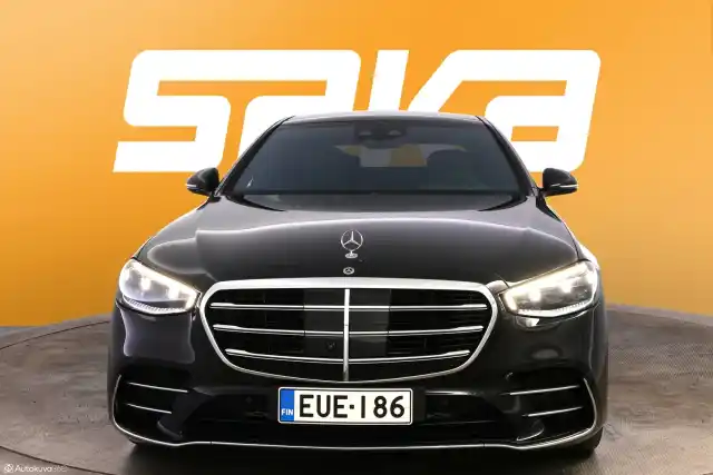 Musta Sedan, Mercedes-Benz S – EUE-186