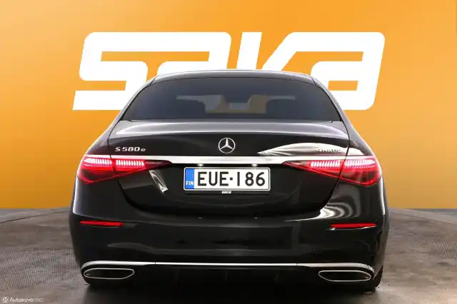 Musta Sedan, Mercedes-Benz S – EUE-186