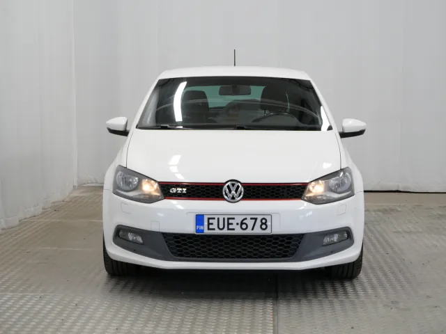 Valkoinen Viistoperä, Volkswagen Polo – EUE-678
