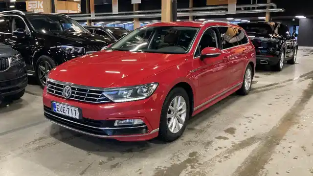 Punainen Farmari, Volkswagen Passat – EUE-717