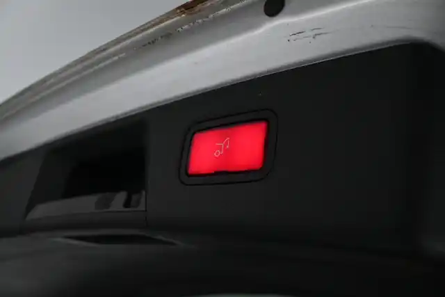 Harmaa Maastoauto, Mercedes-Benz GLK – EUG-615