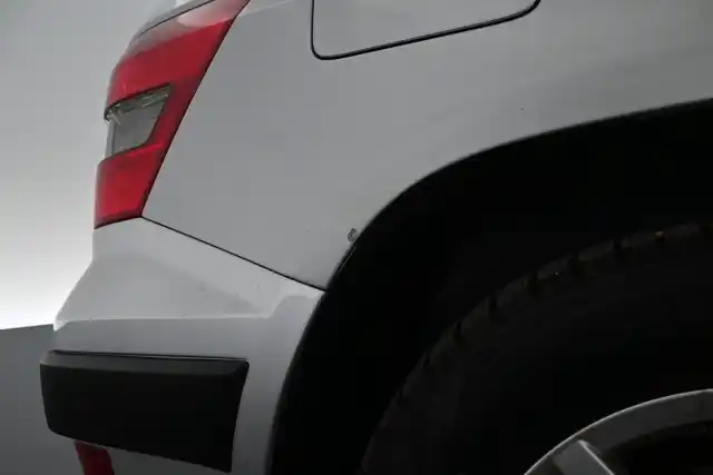 Harmaa Maastoauto, Mercedes-Benz GLK – EUG-615