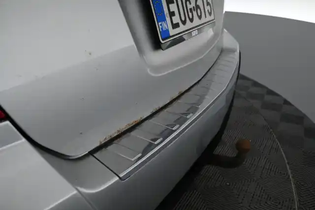 Harmaa Maastoauto, Mercedes-Benz GLK – EUG-615
