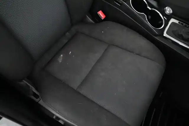 Harmaa Maastoauto, Mercedes-Benz GLK – EUG-615