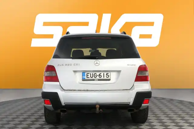 Harmaa Maastoauto, Mercedes-Benz GLK – EUG-615