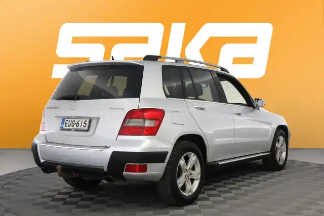 Harmaa Maastoauto, Mercedes-Benz GLK – EUG-615