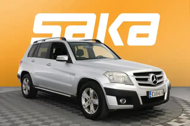 Harmaa Maastoauto, Mercedes-Benz GLK – EUG-615