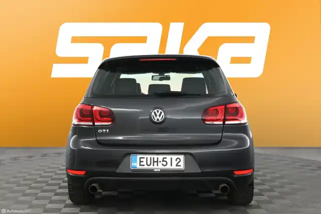 Harmaa Viistoperä, Volkswagen Golf – EUH-512