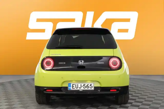 Keltainen Viistoperä, Honda e – EUJ-565