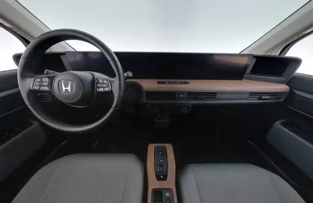 Keltainen Viistoperä, Honda e – EUJ-565