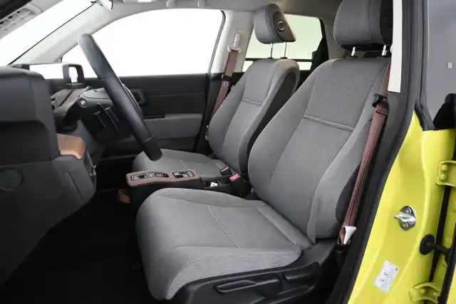 Keltainen Viistoperä, Honda e – EUJ-565