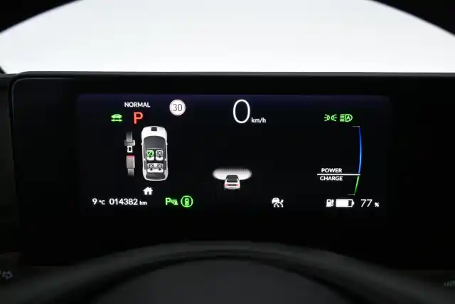 Keltainen Viistoperä, Honda e – EUJ-565