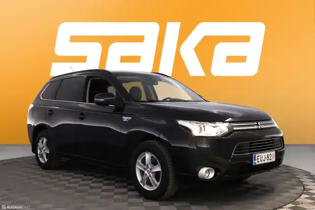 Musta Maastoauto, Mitsubishi OUTLANDER PHEV – EUJ-821