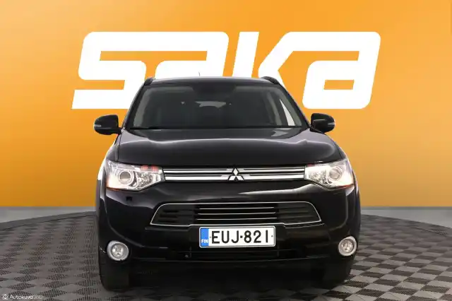 Musta Maastoauto, Mitsubishi OUTLANDER PHEV – EUJ-821